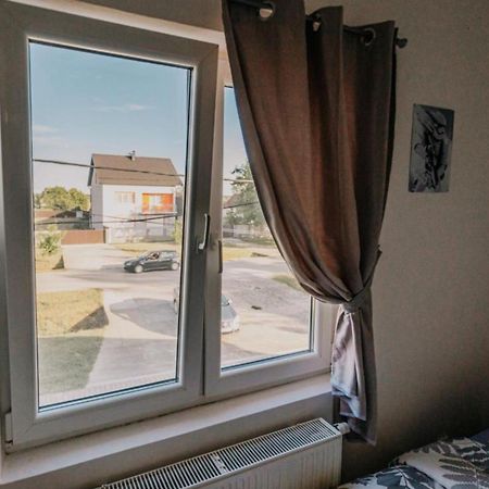 Apartmani Tea I Toni Gradiste Exterior foto