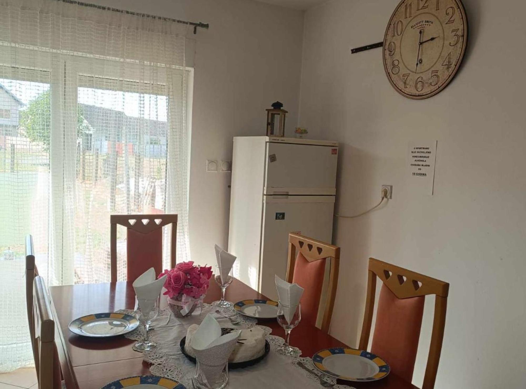 Apartmani Tea I Toni Gradiste Exterior foto